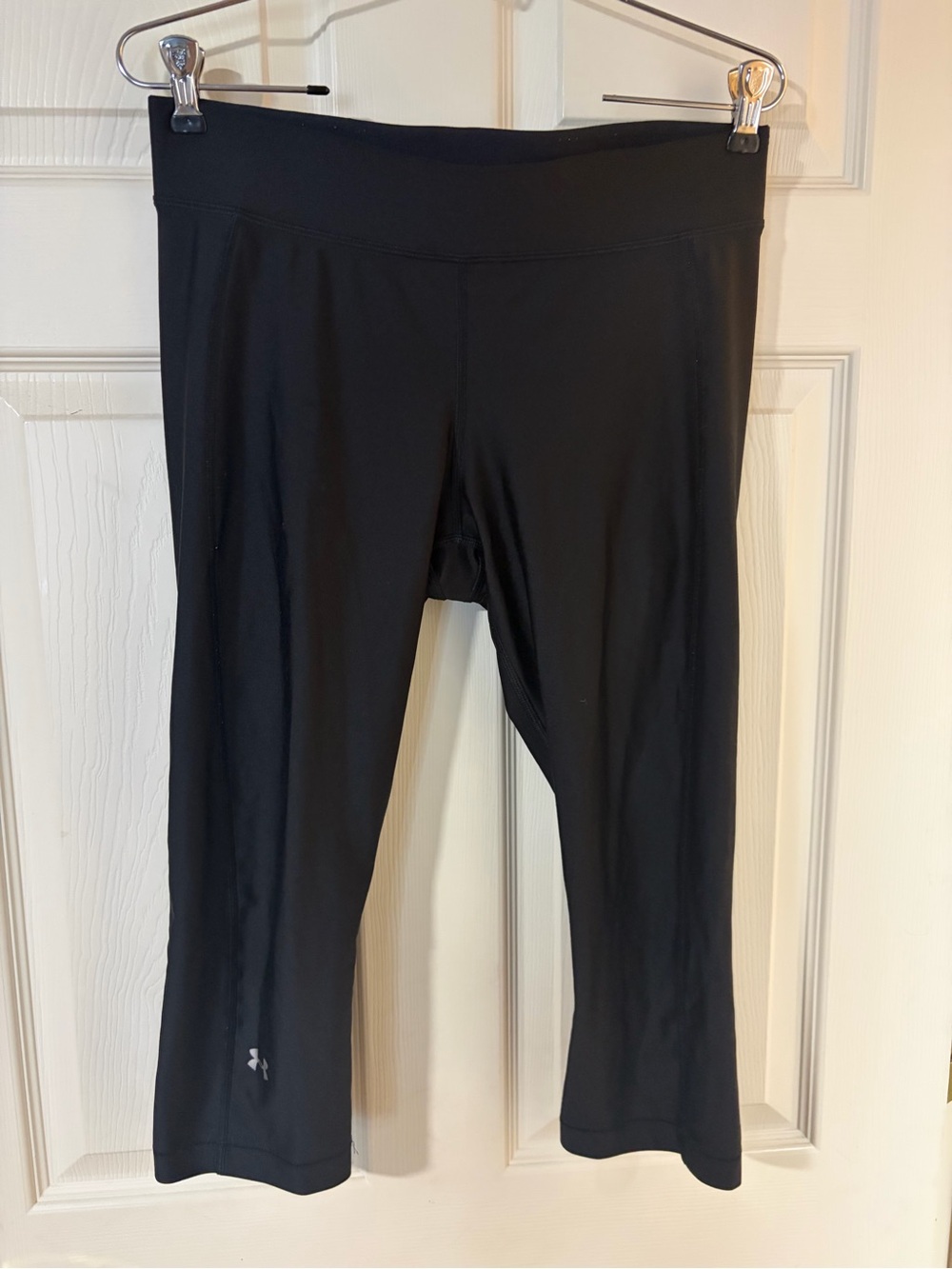 Under Armour Black Capri Compression Pants for Women, size Large